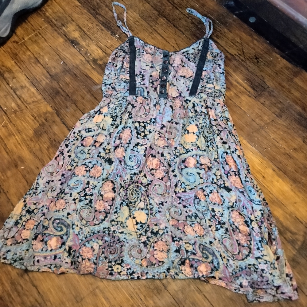 Adorable Billabong Mini Dress floral Paisley Size Medium